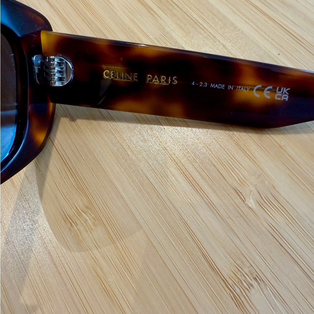 CELINE Triomphe rectangular-frame tortoiseshell acetate sunglasses - Picture 5 of 5